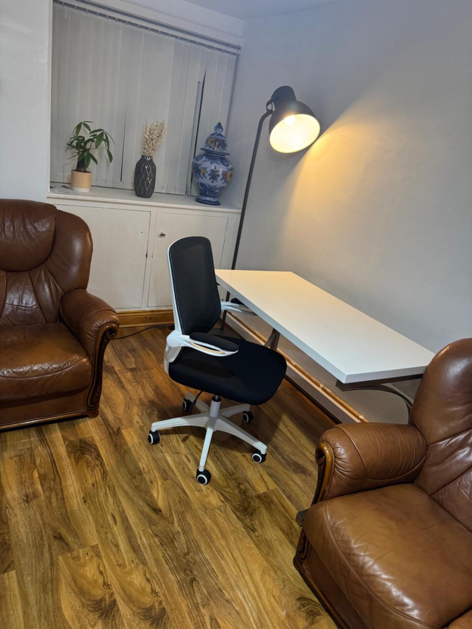 Holiday home Luxury 4 Bedroom Entire In Free Parking Peaceful Place Smethwick Birmingham